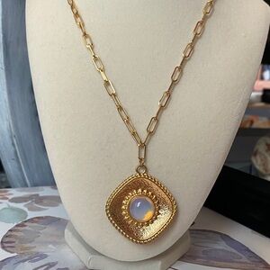 Gold Pendant Necklace